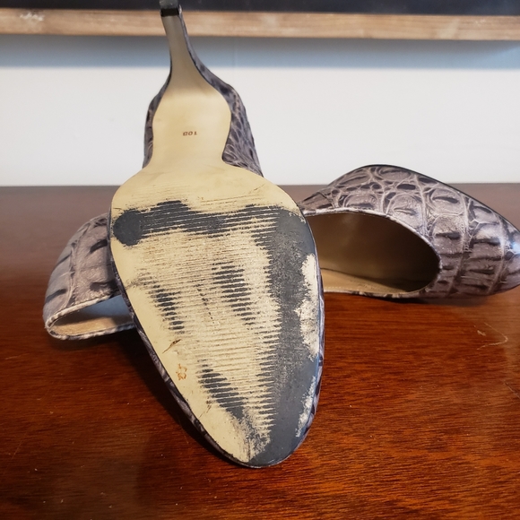 Talbots Gray Crocodile Embossed Pumps - Picture 8 of 10